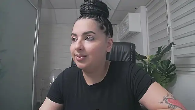 Snapshot of BustyAllyy chatting on October 2025 04:19:02 PM BustyAllyy online show from October 2025 04:19:02 PM