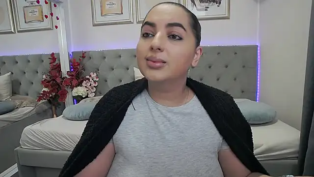 BustyAllyy online show from April 2026 06:47:01 PM