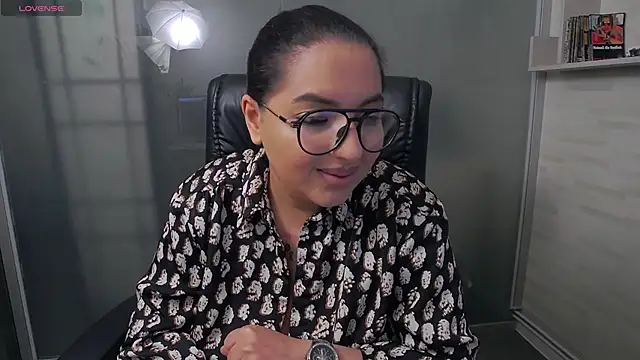 BustyAllyy online show from February 2026 09:06:01 PM