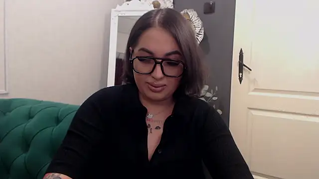 Snapshot of BustyAllyy chatting on April 2026 04:11:02 PM BustyAllyy online show from April 2026 04:11:02 PM