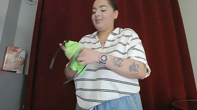 BustyAllyy online show from December 2025 08:00:01 PM