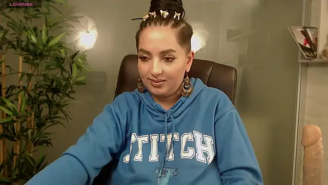 Snapshot of BustyAllyy chatting on March 2025 02:35:02 AM BustyAllyy online show from March 2025 02:35:02 AM