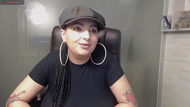 Snapshot of BustyAllyy chatting on March 2025 10:29:02 PM BustyAllyy online show from March 2025 10:29:02 PM