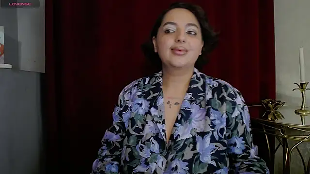 Snapshot of BustyAllyy chatting on November 2025 06:23:02 PM BustyAllyy online show from November 2025 06:23:02 PM