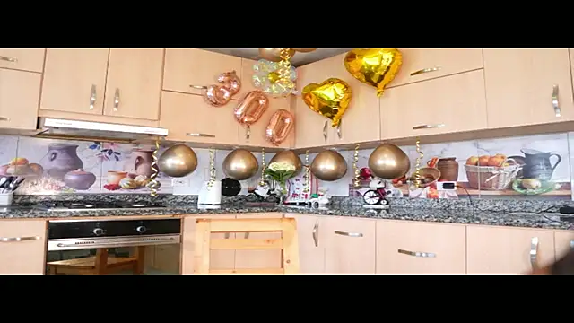 Ana Maria11 online show from November 2025 07:25:01 PM