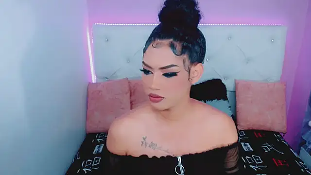 Snapshot of Amanda_bigx chatting on October 2025 04:44:01 AM Amanda bigx online show from October 2025 04:44:01 AM