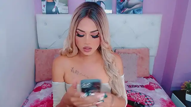 Snapshot of Amanda_bigx chatting on February 2026 07:08:01 AM Amanda bigx online show from February 2026 07:08:01 AM