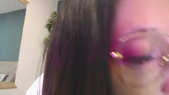 SharisWillian online show from November 2025 03:43:01 AM