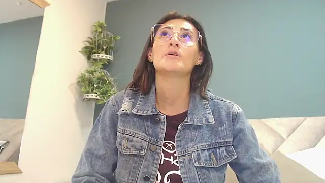 SharisWillian online show from November 2025 03:32:01 AM