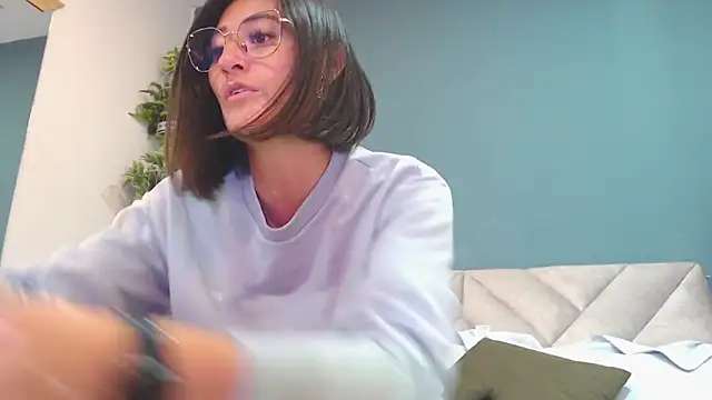 SharisWillian online show from November 2025 03:45:01 AM