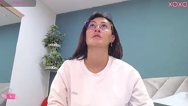 SharisWillian online show from September 2025 04:00:02 AM