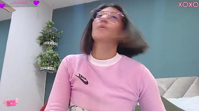 SharisWillian online show from September 2025 03:54:01 AM