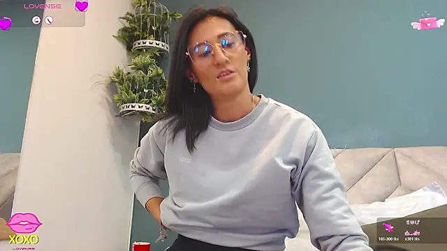 SharisWillian online show from March 2026 04:18:02 AM