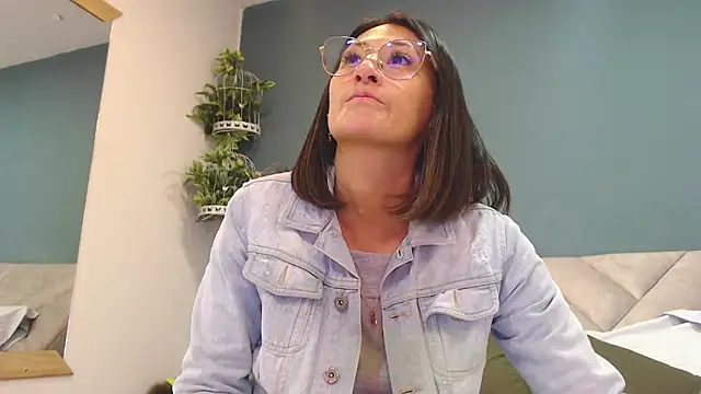 SharisWillian online show from December 2025 03:45:02 AM