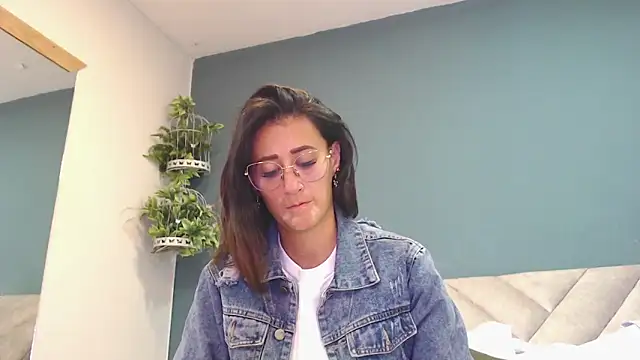 SharisWillian online show from December 2025 04:01:01 AM