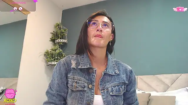 SharisWillian online show from April 2026 04:08:01 AM