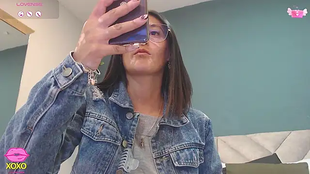 SharisWillian online show from February 2026 04:23:02 AM