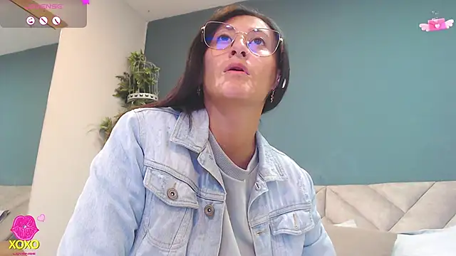 SharisWillian online show from March 2026 03:41:01 AM