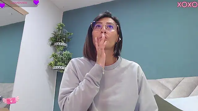 SharisWillian online show from October 2025 03:54:02 AM