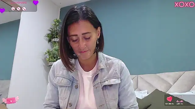 SharisWillian online show from September 2025 03:45:01 AM
