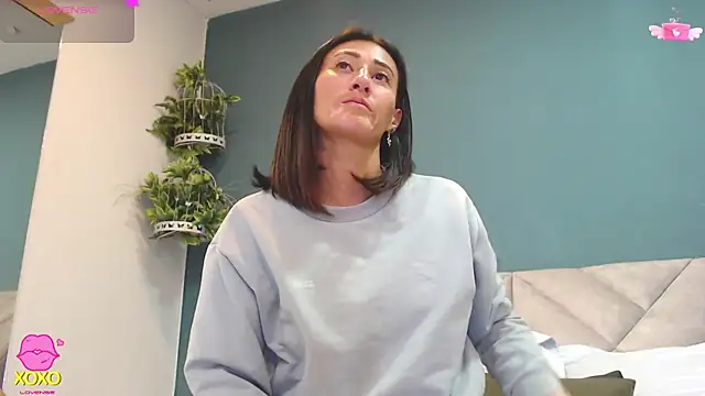 SharisWillian online show from March 2026 04:07:01 AM