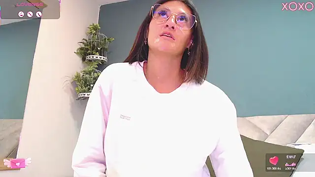 SharisWillian online show from October 2025 04:02:02 AM