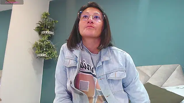 SharisWillian online show from November 2025 03:40:01 AM