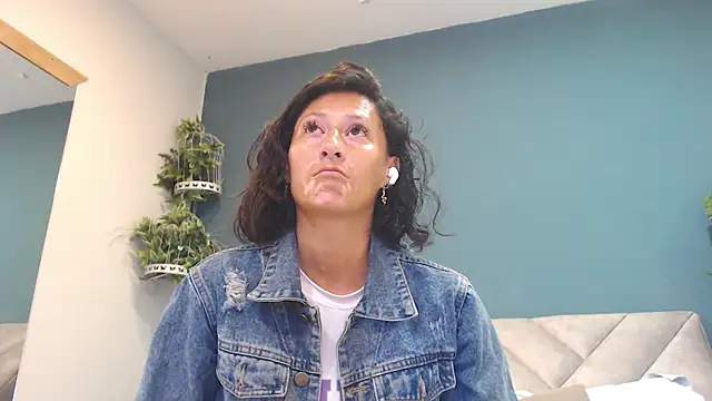 SharisWillian online show from April 2026 03:46:01 AM