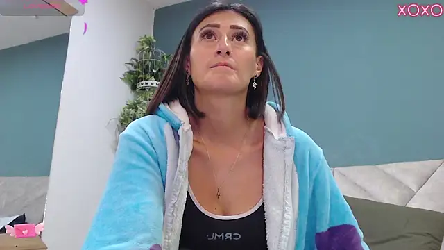 SharisWillian online show from October 2025 04:30:02 PM