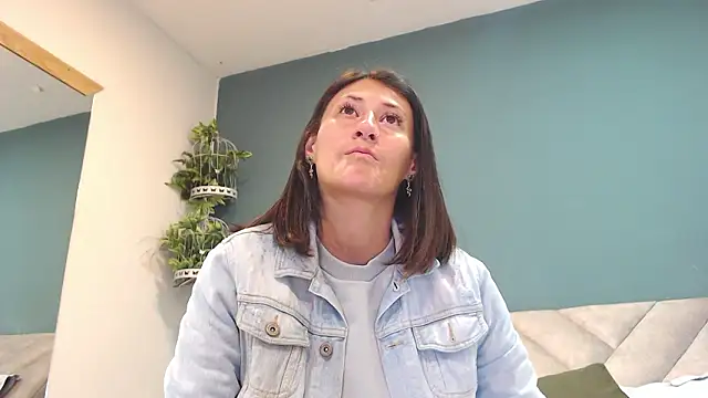 SharisWillian online show from February 2026 03:50:01 AM