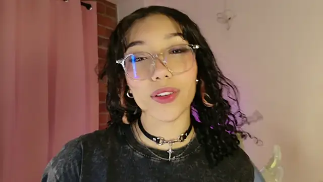 Snapshot of nya_ah chatting on April 2026 03:11:02 AM nya ah online show from April 2026 03:11:02 AM