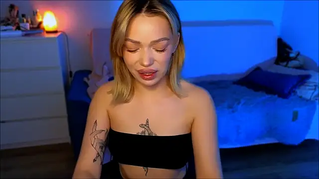 Lily Yin online show from November 2025 05:08:01 AM