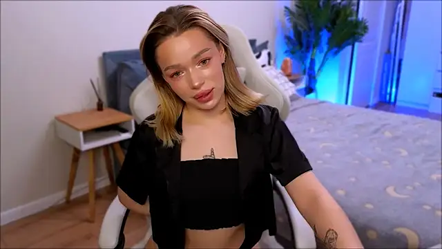 Lily Yin online show from December 2025 05:23:02 AM