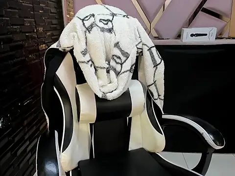 DaianaLutz online show from October 2025 02:13:01 PM