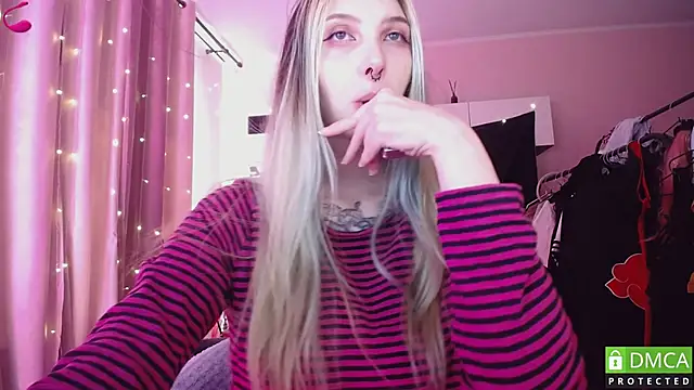 JustMeowGirl online show from May 2026 06:56:02 AM