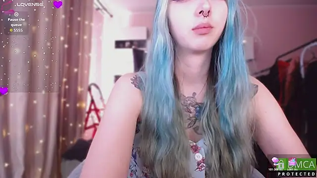 JustMeowGirl online show from April 2026 05:36:02 AM