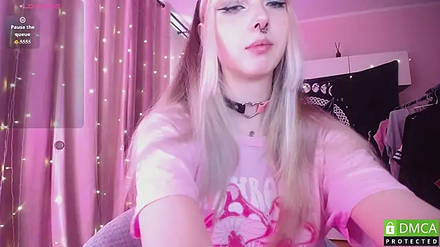 Snapshot of JustMeowGirl chatting on June 2026 05:07:01 AM JustMeowGirl online show from June 2026 05:07:01 AM