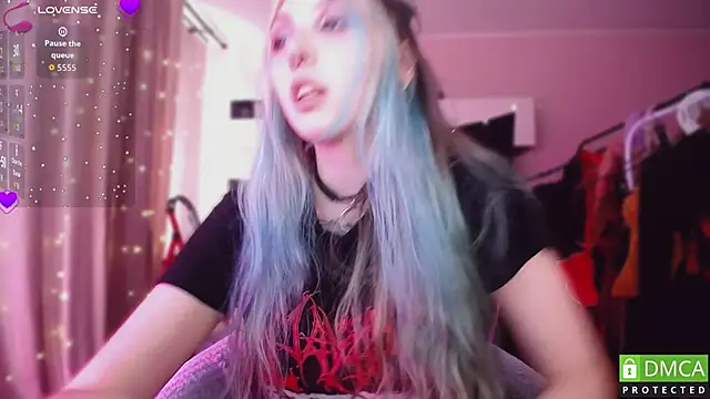 JustMeowGirl online show from April 2026 05:53:02 AM