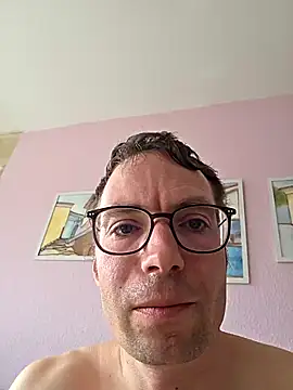 Schnubby1 online show from March 2026 12:43:01 PM