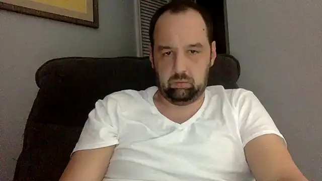 Snapshot of Kink_Master_Daddy chatting on April 2026 04:41:02 AM Kink Master Daddy online show from April 2026 04:41:02 AM
