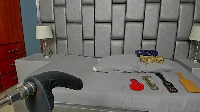 Foxy Assh  online show from October 2025 11:20:01 AM