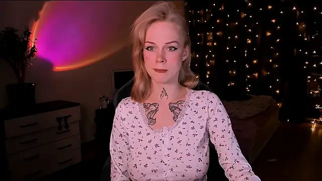 Snapshot of Polusladkoye chatting on February 2026 04:04:01 PM Polusladkoye online show from February 2026 04:04:01 PM