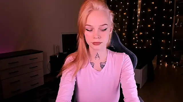 Snapshot of Polusladkoye chatting on December 2025 02:53:02 PM Polusladkoye online show from December 2025 02:53:02 PM