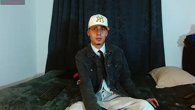 Bastiaan 28 online show from November 2025 01:28:02 AM