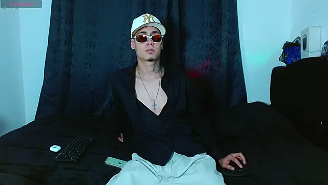 Bastiaan 28 online show from November 2025 03:49:02 AM