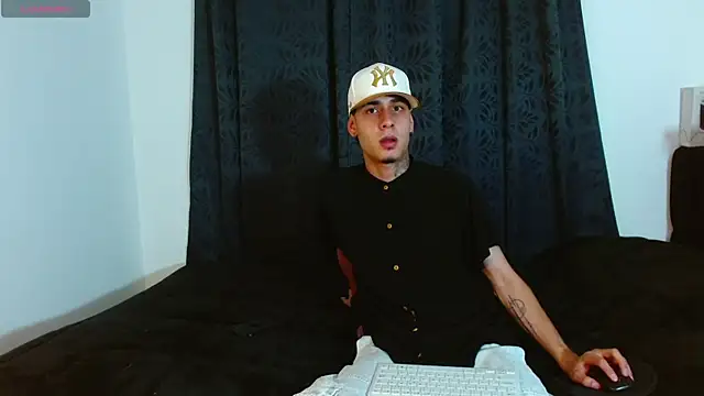 Bastiaan 28 online show from December 2025 12:11:02 AM