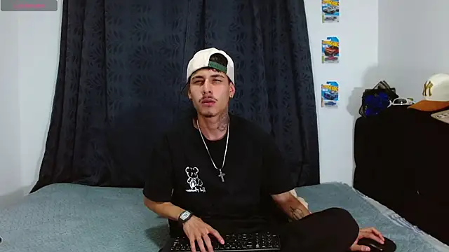 Bastiaan 28 online show from November 2025 03:43:01 AM