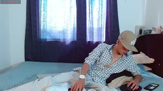 Bastiaan 28 online show from December 2025 08:00:01 PM