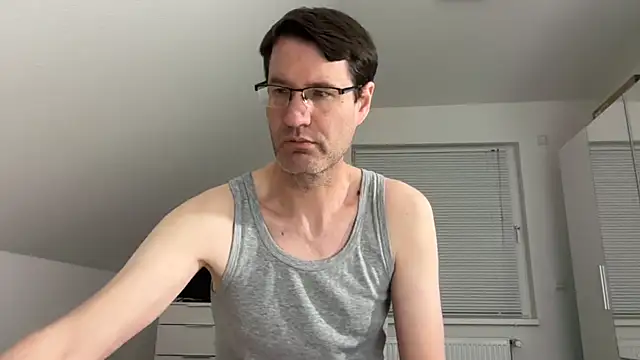 zxzx cam1 online show from April 2026 05:05:01 PM