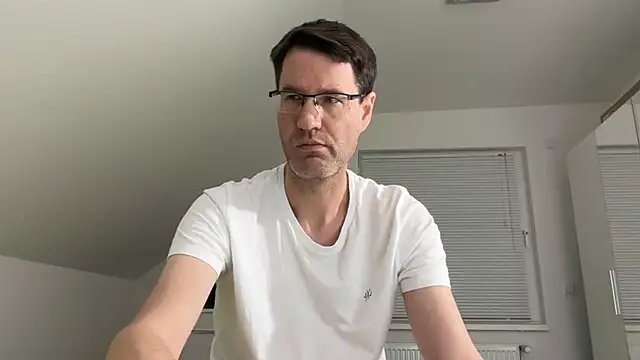 Snapshot of zxzx_cam1 chatting on March 2026 05:02:02 PM zxzx cam1 online show from March 2026 05:02:02 PM